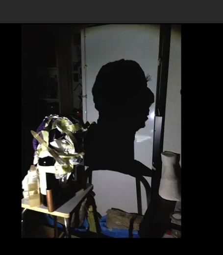D104: Autorretrato con sombras (2013)